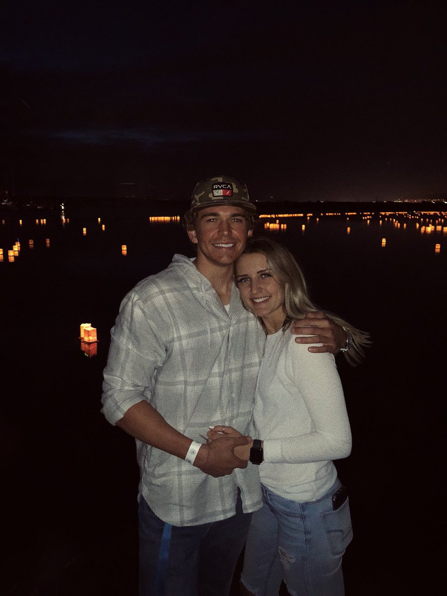 bpoulse4's tweet photo. #1000lights w/ @hudsondewitt https://t.co/8o6F2z7xcc