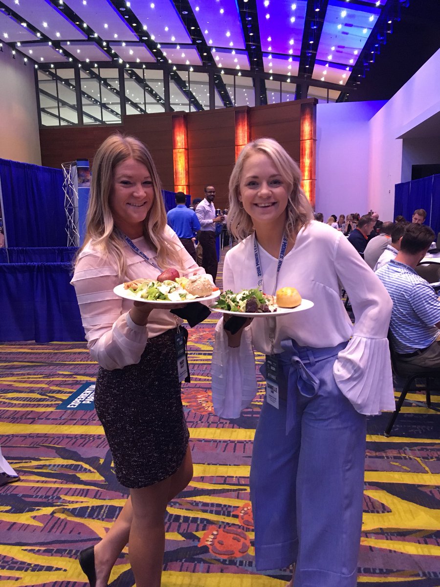amyvenuto's tweet image. Best Dressed Day 3 - the @nashvillesounds women, represented by @maryhegley and @dgaw28 . Great sleeves. Makes holding lunch plates oh so fashionable. #MiLBPS