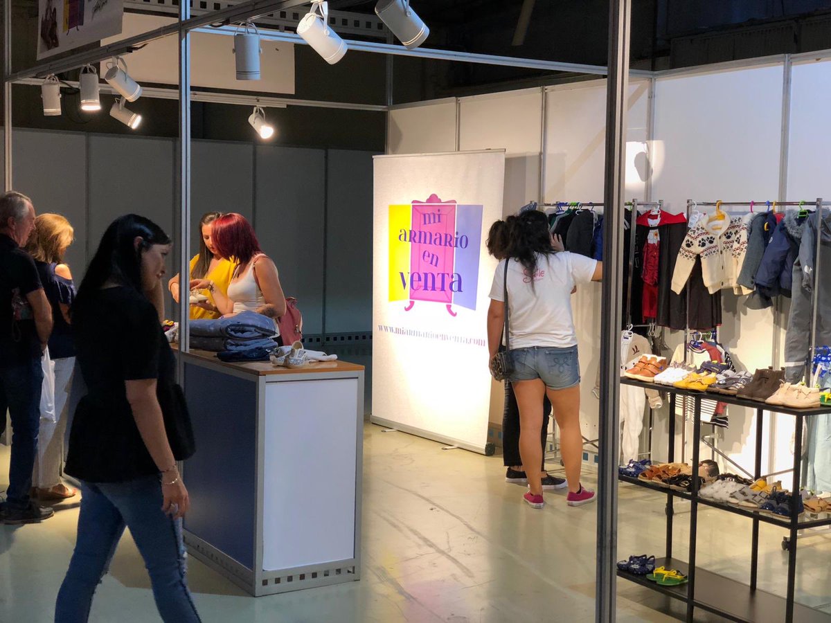 armarioenventa's tweet photo. Muy contentos con la gran acogida de ayer en IFA Alicante 💖 gracias a tod@s los que fuisteis a vernos, a comprar todas las cosas bonitas que teníamos y a conocernos. Y gracias a @fatimacanto por confiar en nosotros para vender todas sus cositas! En breve mucho más on line 😊 https://t.co/IVwjhi6RxC