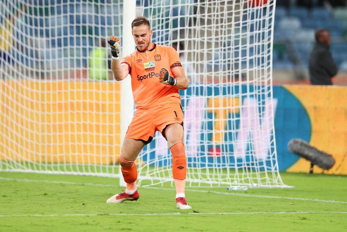 DiskiBattles's tweet photo. How To Become An Instant Hero In πΏπ¦ featuring @CapeTownCityFC goalkeeper @pleeuwenburghπ
The #CapeTownCity goalkeeper saved 4β£penalties in the 2018 #MTN8 tournament to hand his side the titleβ¬οΈβοΈ
#ToniSilva β
#Laffor β
@reneilwe06β
@Bradley_Grobler β
Instant Impact https://t.co/92keegd44X