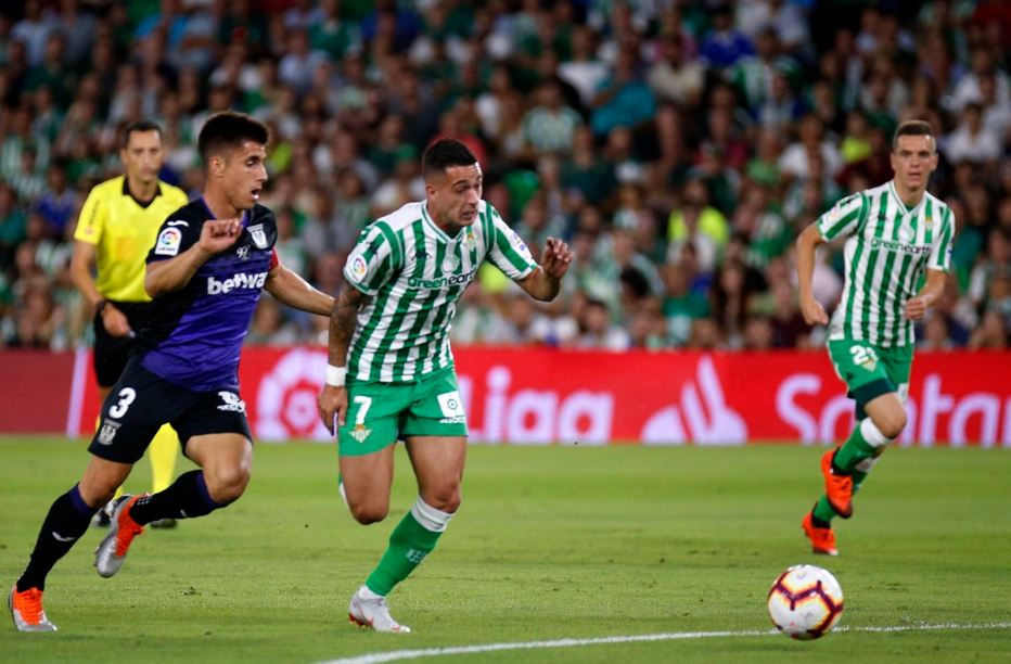 Footballogue's tweet photo. [#LaLiga🇪🇸] BETIS 1-0 LEGANES

⏱ FIN DU MATCH ! 

⚽ Loren

Le Betis accroche les trois points à la toute fin du match. Les verts et blancs sont 5èmes de Liga.

#BETLEG https://t.co/ZvHjrs6zpo