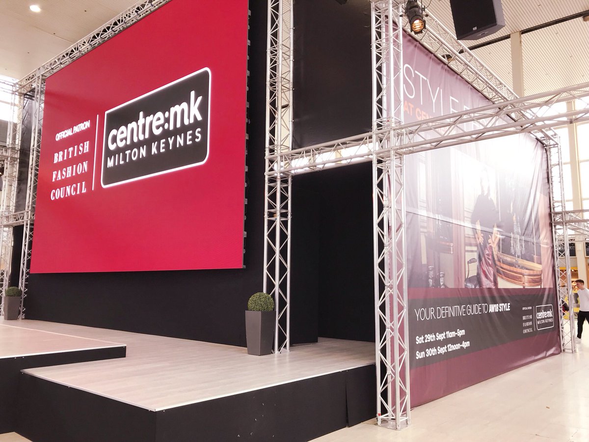 WalkInHerShoe's tweet image. Waiting for it all to begin... #StyleFest