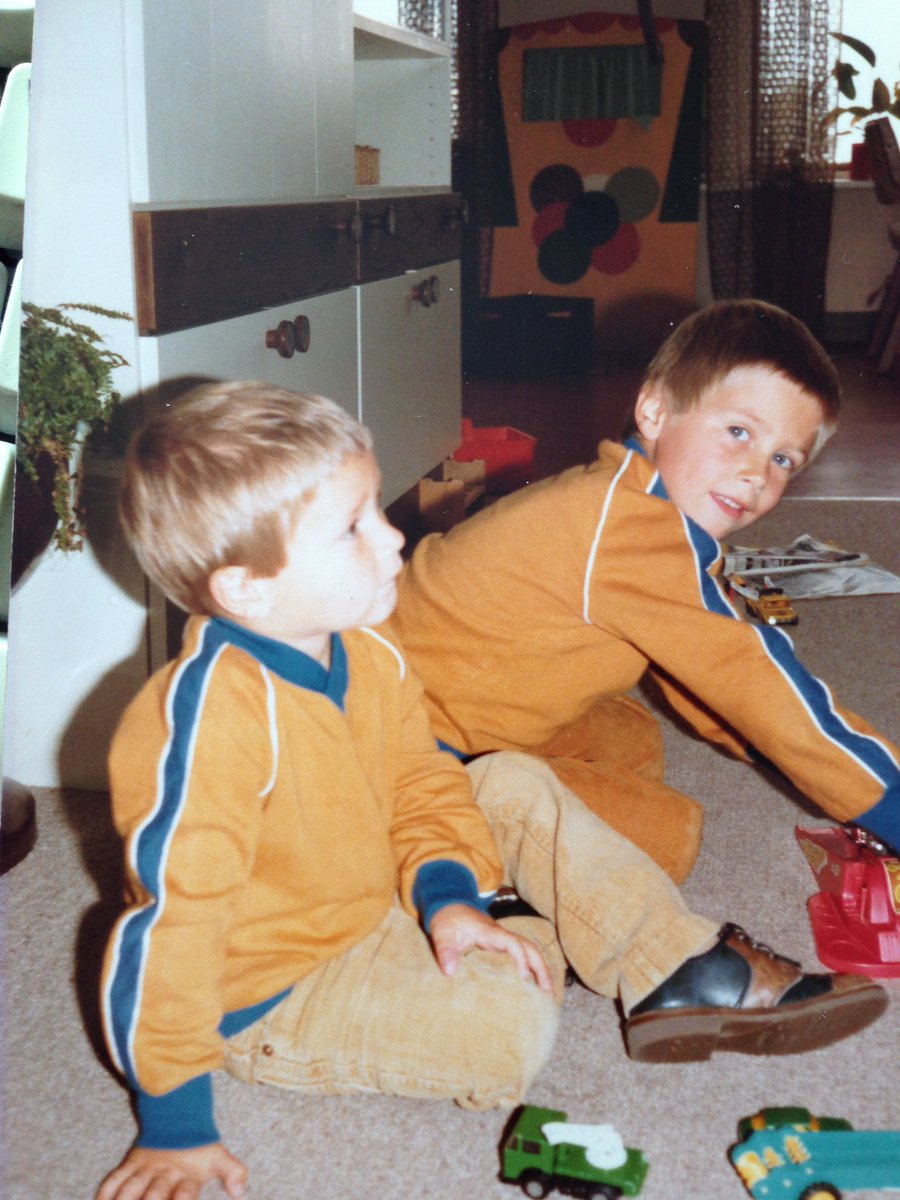 PascalDirks's tweet photo. Happy #broersenzussendag 2018 @Stephan_Dirks https://t.co/ncEdSpm35e