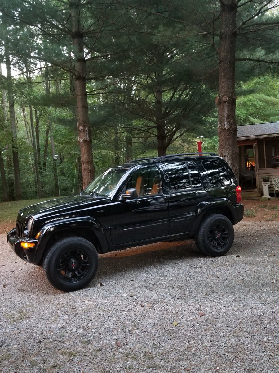 jj214567's tweet photo. I cant get over how much i love my car https://t.co/DI9MvGV0me