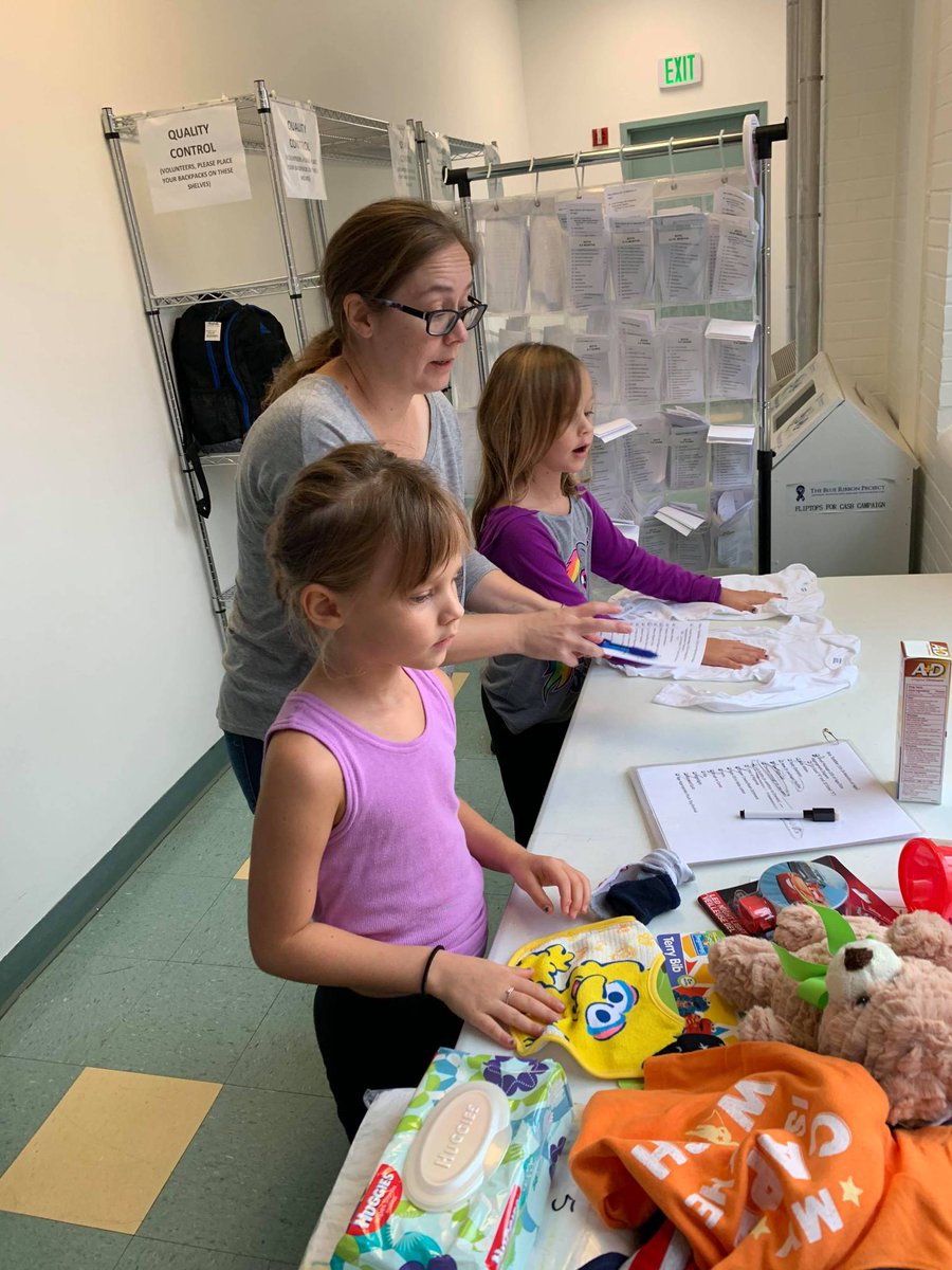 _TheBlueRibbon's tweet photo. 16 local homeschool students & parents had a great time building Backpacks of Love this past Friday!!
We love to see kids helping other kids, and we can't wait for our homeschool friends to come again!
#blueribbonproject #backpacksoflove #homeschool #kidshelpingkids https://t.co/ewtC3ZokbB