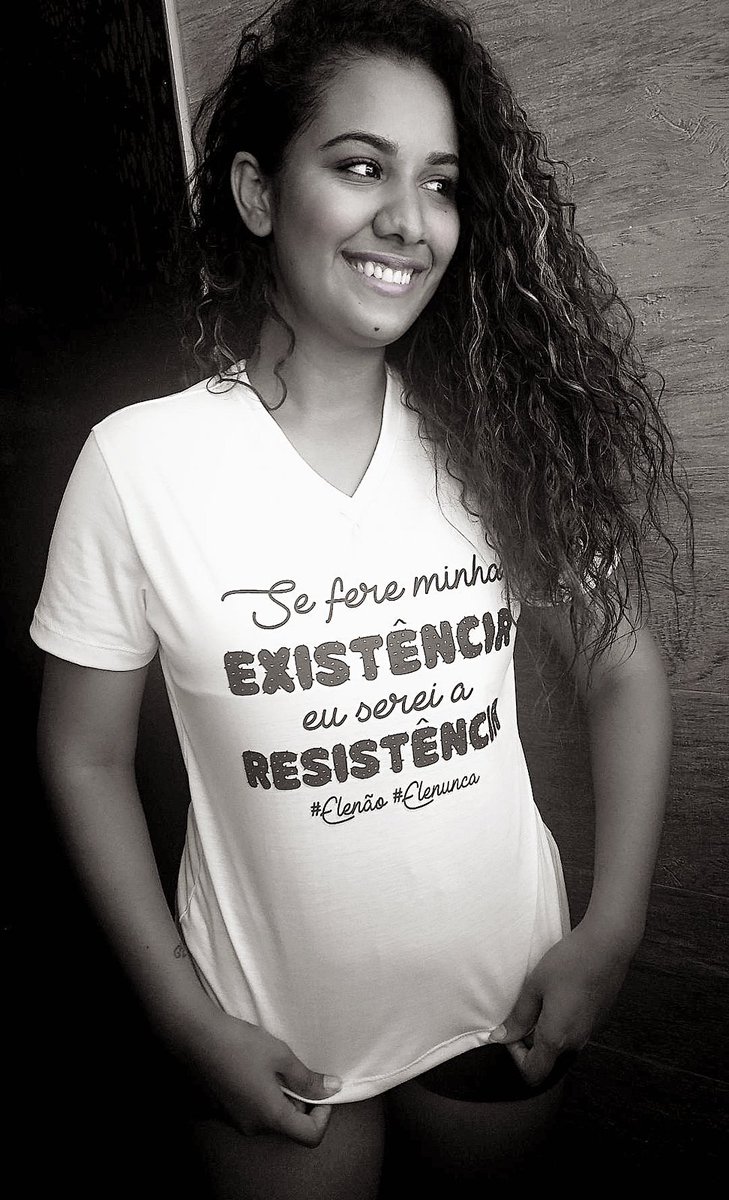 LaiseCBN's tweet photo. A cara de alegria de quem bradou retumbante um #EleNão cheio de significado e responsabilidade!
#mulherescontrabolsonaro
#elenunca
#afeme
#mulherescontraofascismo
#mulhernãovotaembolsonaro
#mulhernãoapoiaobolsonaro
#feminismoliberta
#mulherempoderada
#mulhernegra
#13sim https://t.co/xxLxb29KQb