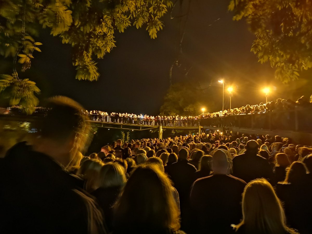 kaz3160's tweet photo. An incredible turnout this evening to show respect to Thomas Jones. He has unknowingly touched 1000's of people. May he now rest in peace. I pray this evening would have helped his family. @ He was much loved. God bless.
#FINDJONAH @worcesternews @DroitStand https://t.co/4DHBNfZOGD