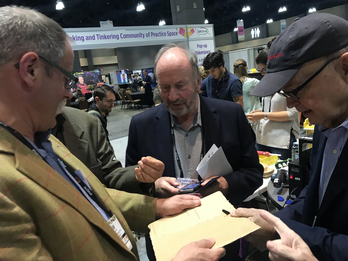 TinkeringStudio's tweet photo. Some nice moments of making today @ScienceCenters ~ canary cutters, kombucha leather, heat transfer vinyl cutting & teeny tiny drawings #MakerSpaceASTC #ASTC2018 https://t.co/qMWVNuBGWG