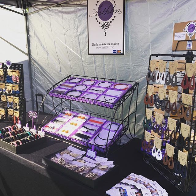 ArthlinJewelry's tweet photo. It was a fantastic time vending at the Harvest Fest this weekend! I like to introduce new ideas in person and get a feel of what people like most whenever possible. Leather studs earrings and leafy dangle wood earrings were popular and will be added onli… https://t.co/M1lbrdln8S https://t.co/klq5wSJzck