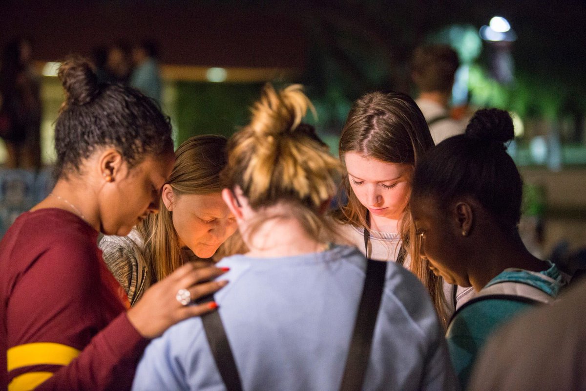 unlv's tweet photo. During this difficult time, we have campus resources for support and events to provide opportunities to reflect and share.
Events: https://t.co/2z633g9FKy
Resources: https://t.co/cNBIdhnWpO 
#VegasStronger https://t.co/oZU7yO6PX1