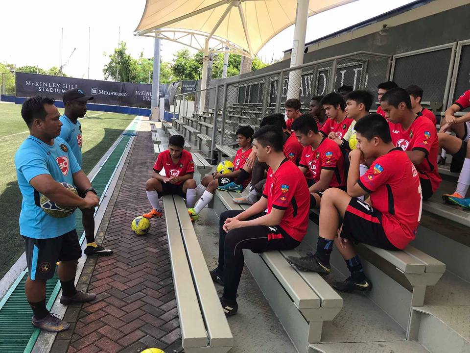 CoachLerche's tweet photo. The preparation before the win. We are YFL U17 2018 Champions!
#KayaU17 #Unakaya #CoachLerche https://t.co/41jiYoo8me