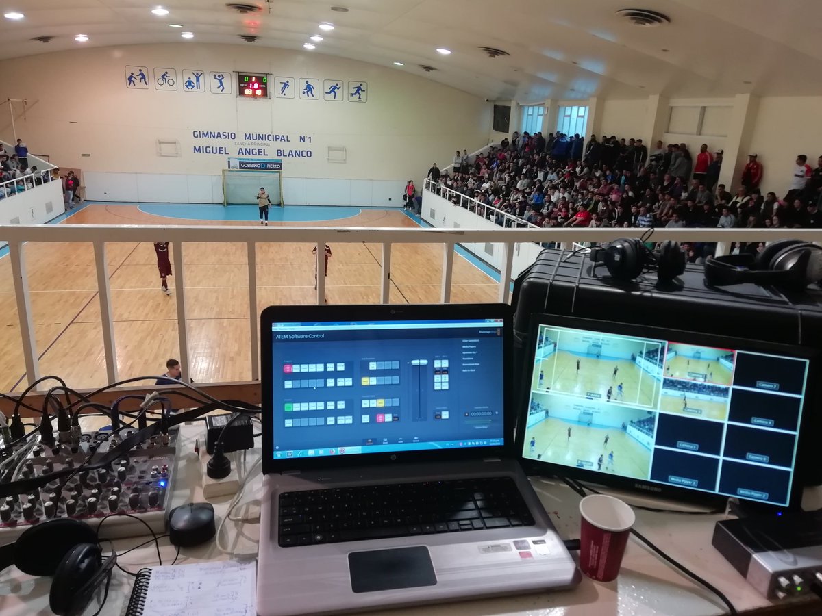 danymirandaok's tweet photo. Hoy se trabaja con el #Futsal #ComodoroDePrimera #Cámaras #SwitchMaster #Streaming https://t.co/KwsXB2mw6i