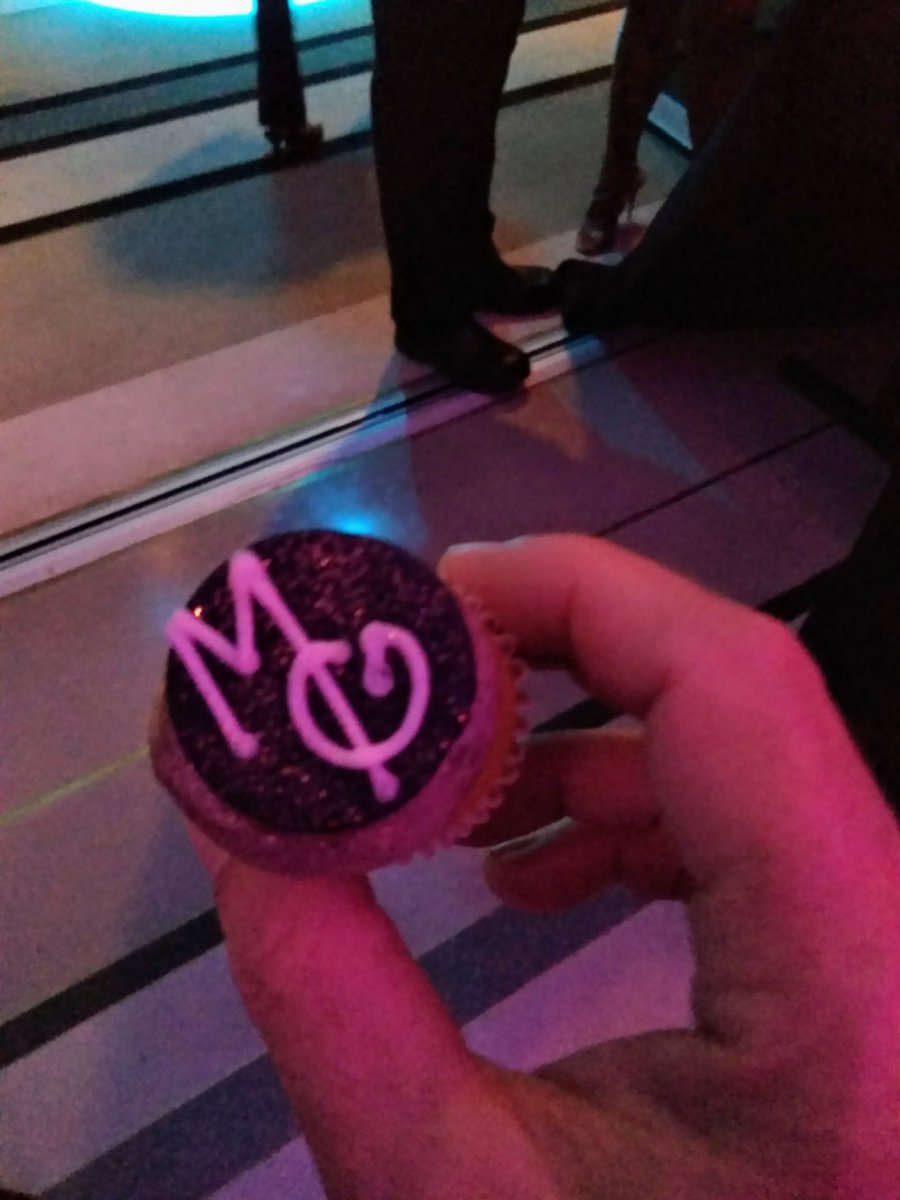 LVwesternstyle's tweet image. Special thanks to @mattgoss @DaynaRoselli and @joenassar77 
We had a blast!

#mattrocks
#vegasrocks
#vegasstrong