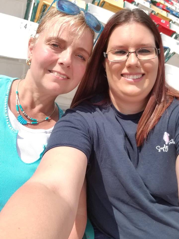 Swooshs's tweet photo. Sunday afternoon dates at the track. #goNASCAR great day with wonderful hubby, handsome son and beautiful daughter in law. https://t.co/c86uDRpzrl