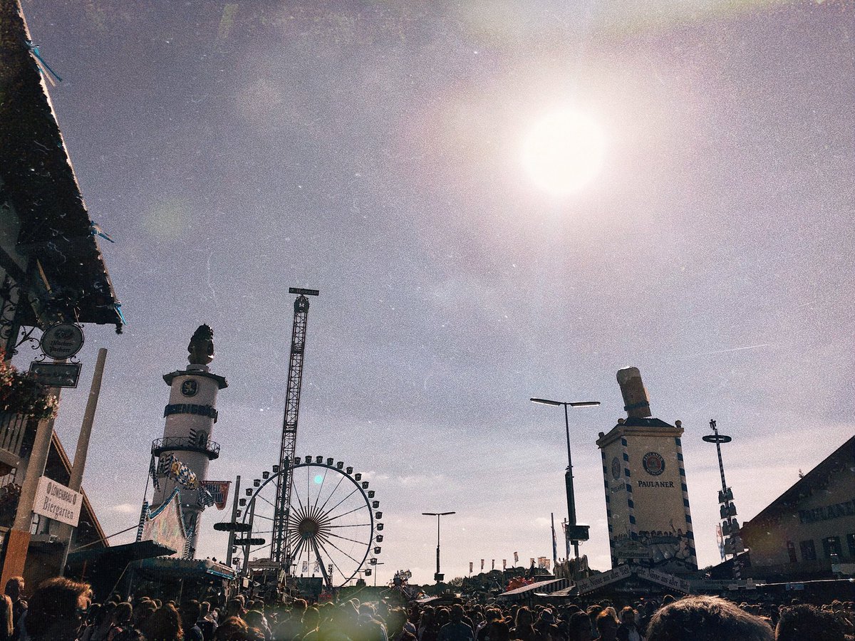 AlenaVave's tweet photo. #wiesn2018 🎡 https://t.co/o6X0aPChQQ
