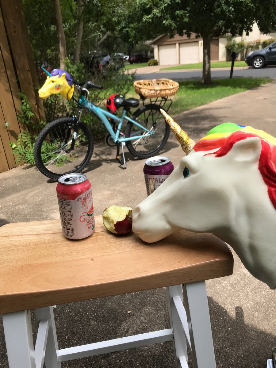 anibikes's tweet photo. Taking a break from directing for my favorite snack... APPLES!!!  

#horsesofinstagram #unicorns #optoutside #AppleStore #rideordie #anibikes #kickstarter #BehindTheScenes #rainbow #apples https://t.co/wTOtaIJigB