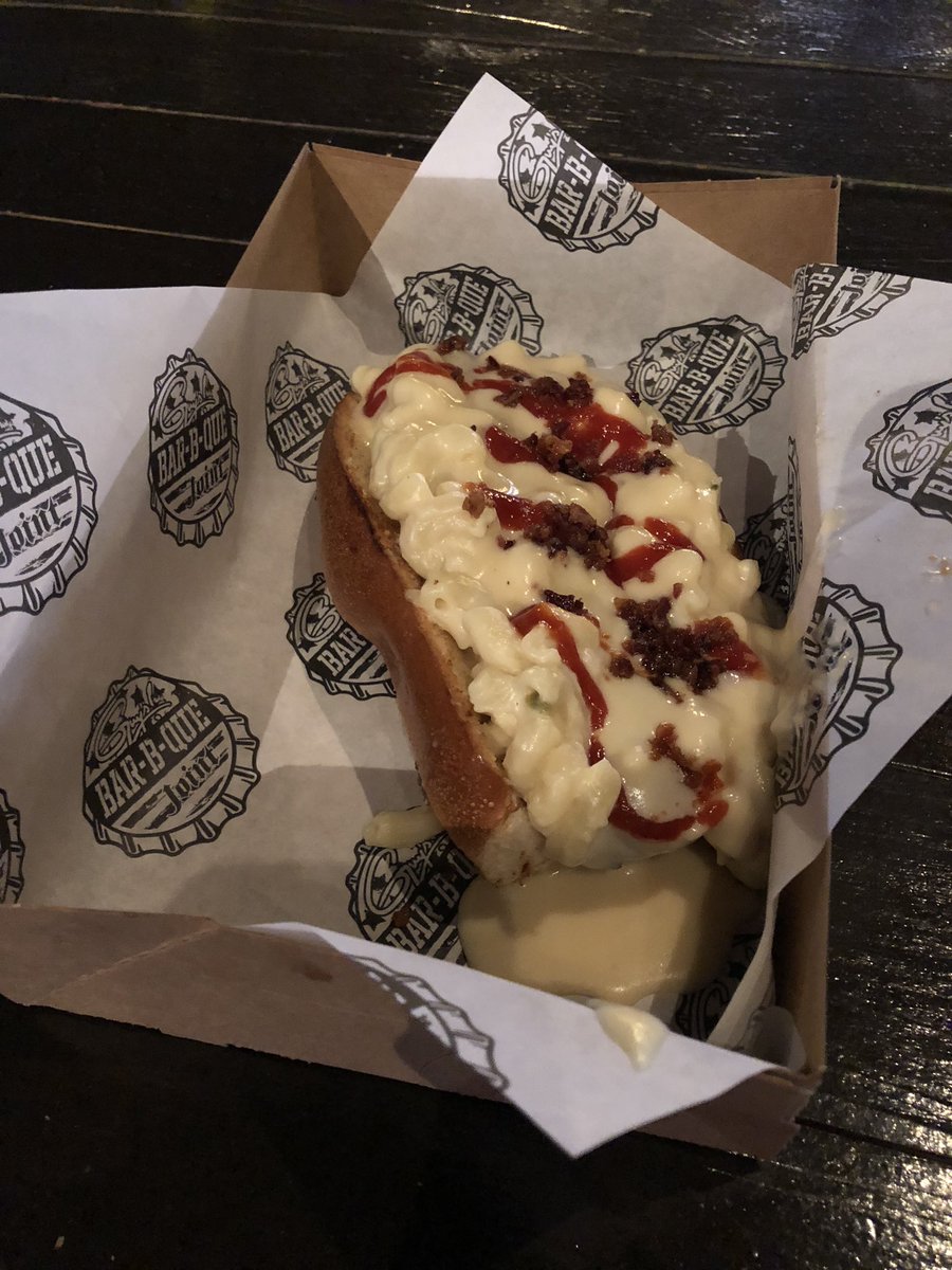 UPSManJohn's tweet photo. At #GuyFiere BBQ Joint and I’m enjoying this for dinner...Hot Dog w/Mac & Cheese and bacon. https://t.co/2LFeL7EVTz