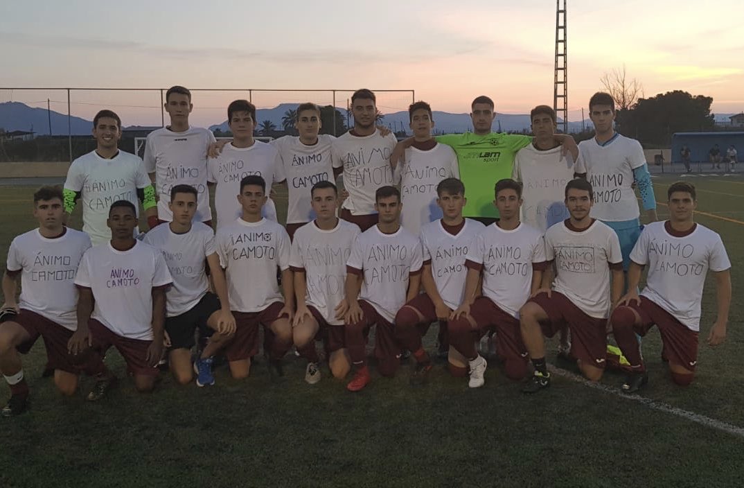 Juvenil1a's tweet photo. Santa Ana 1-1 HuercalOvera 

Gol de Agus

Partido que se nos escapa en el 97’ y que no supimos cerrar y finiquitar,después de desperdiciar muchas ocasiones claras de gol. 

Seguimos más fuertes que nunca ! 💪🏽 https://t.co/e9bFkvowS5