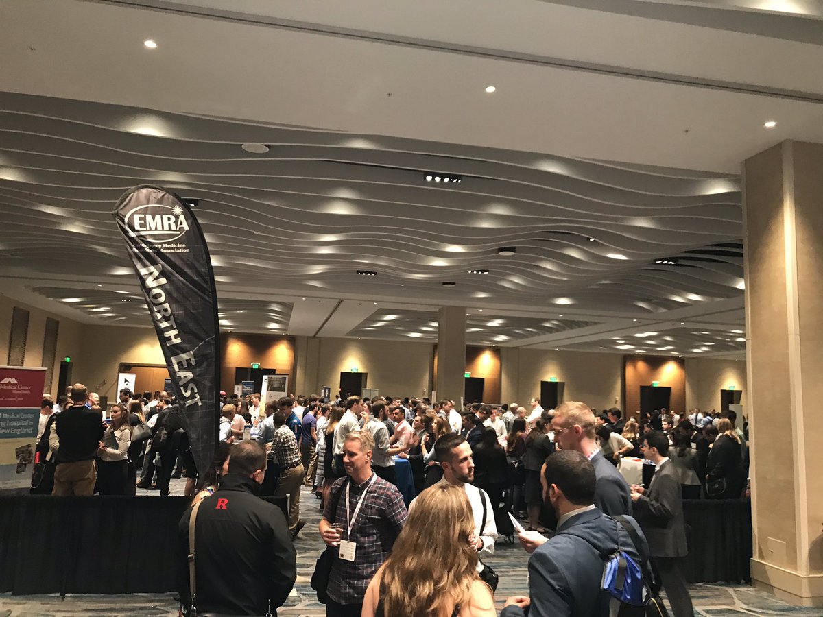 JPickosMed's tweet photo. North East Region running out of space for all the med students to come by! #EMRAatACEP18 #EMRAMedStudentForum #EMRASoMeTeam @emresidents https://t.co/aj5RpaT9lK