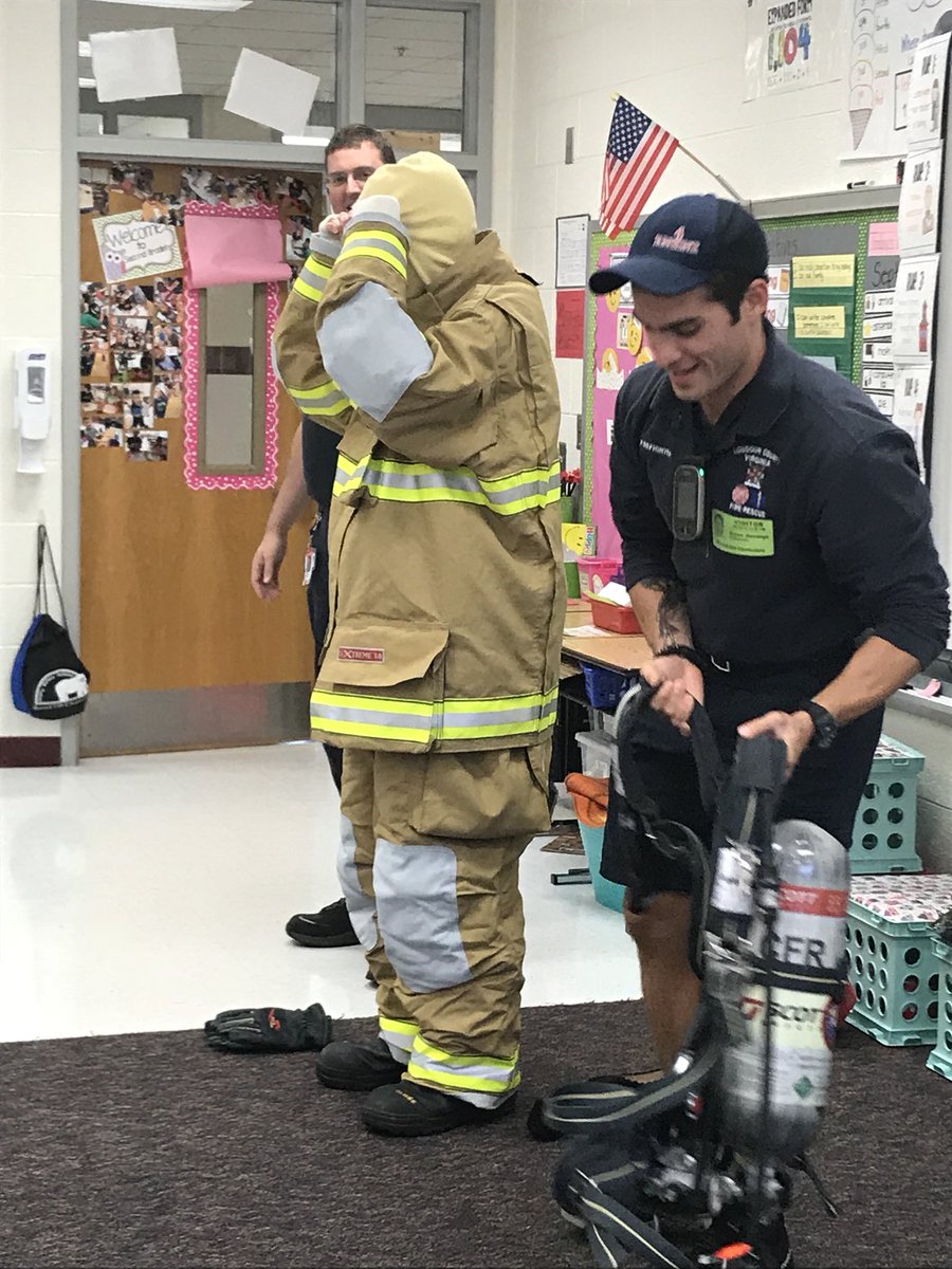 martin2learn's tweet photo. Mrs. Doherty dressed as a firefighter to demonstrate what firefighters look like. https://t.co/L8v0OL6Ixx