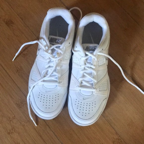 ShawnDuplechain's tweet photo. So good I had to share! Check out all the items I'm loving on @Poshmarkapp #poshmark #fashion #style #shopmycloset #nike: https://t.co/k3qrx92nTh https://t.co/yIwFLHcUfQ