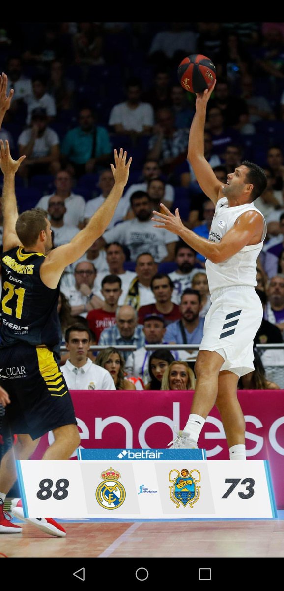 FelipeReyesFans's tweet photo. La primera! @RMBaloncesto @9FelipeReyes https://t.co/HZGAut55FY