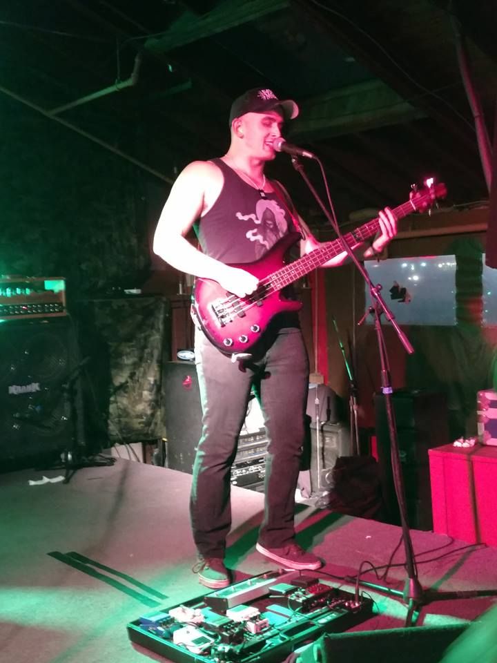 SmallTownTitans's tweet photo. We had a blast with you last night Mechanicsburg! We'll see you again on Thanksgiving Eve! 📷: @nicrendesigns,  Chris Helfrick​, Kayla M

#STTMechanicsburg #TitanArmy #SmallTownTitans #RockIsNotDead #Mechanicsburg #Blarneys https://t.co/nq1Witrmx4