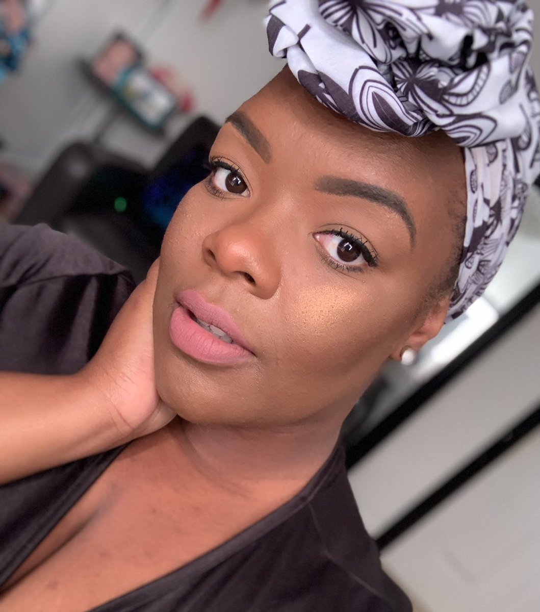 Turtle1920's tweet photo. I wish I would’ve picked up all the colors. Wearing @fentybeauty #unveil and #uncuffed #fentybeauty face: #powerplay @CoverFX concealer and foundation blush: @ABHcosmetics #blushkit vegas highlight: @BECCA_COSMETICS chocolate geode https://t.co/iO34ACx8wy