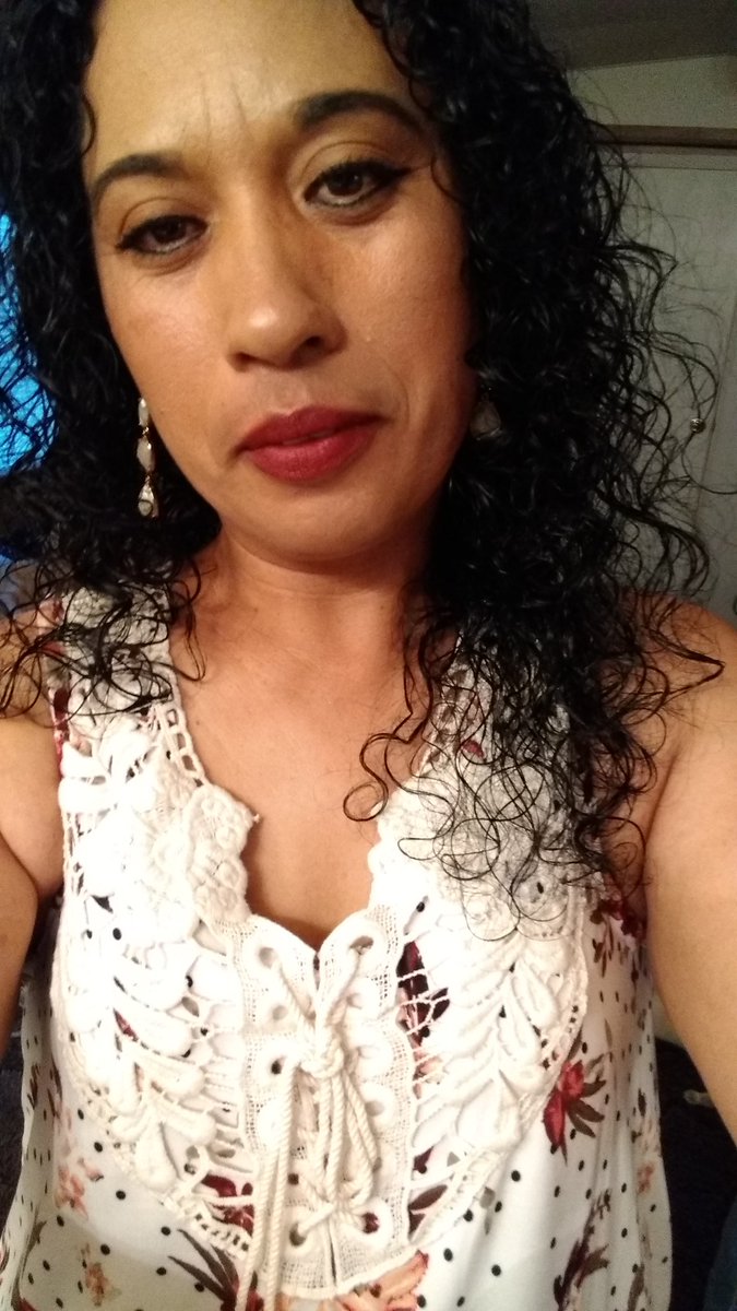 Stephan70435019's tweet photo. Mi ma bien chula ♥️ cuando me compraron el celular se la tomo XD... #Mami https://t.co/UGKQrlsGH7