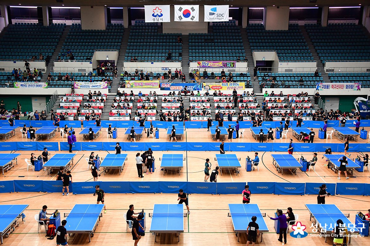 2018.09.29 분당구청장(유규영)은 성남동 소재 성남실내체육관에서 성남시분당구탁구협회 주관으로 "제13회 분당구청장기 생활체육 탁구대회"에 참석했습니다. #성남시 #분당구 #유규영 #구청장기 #탁구대회 #생활체육