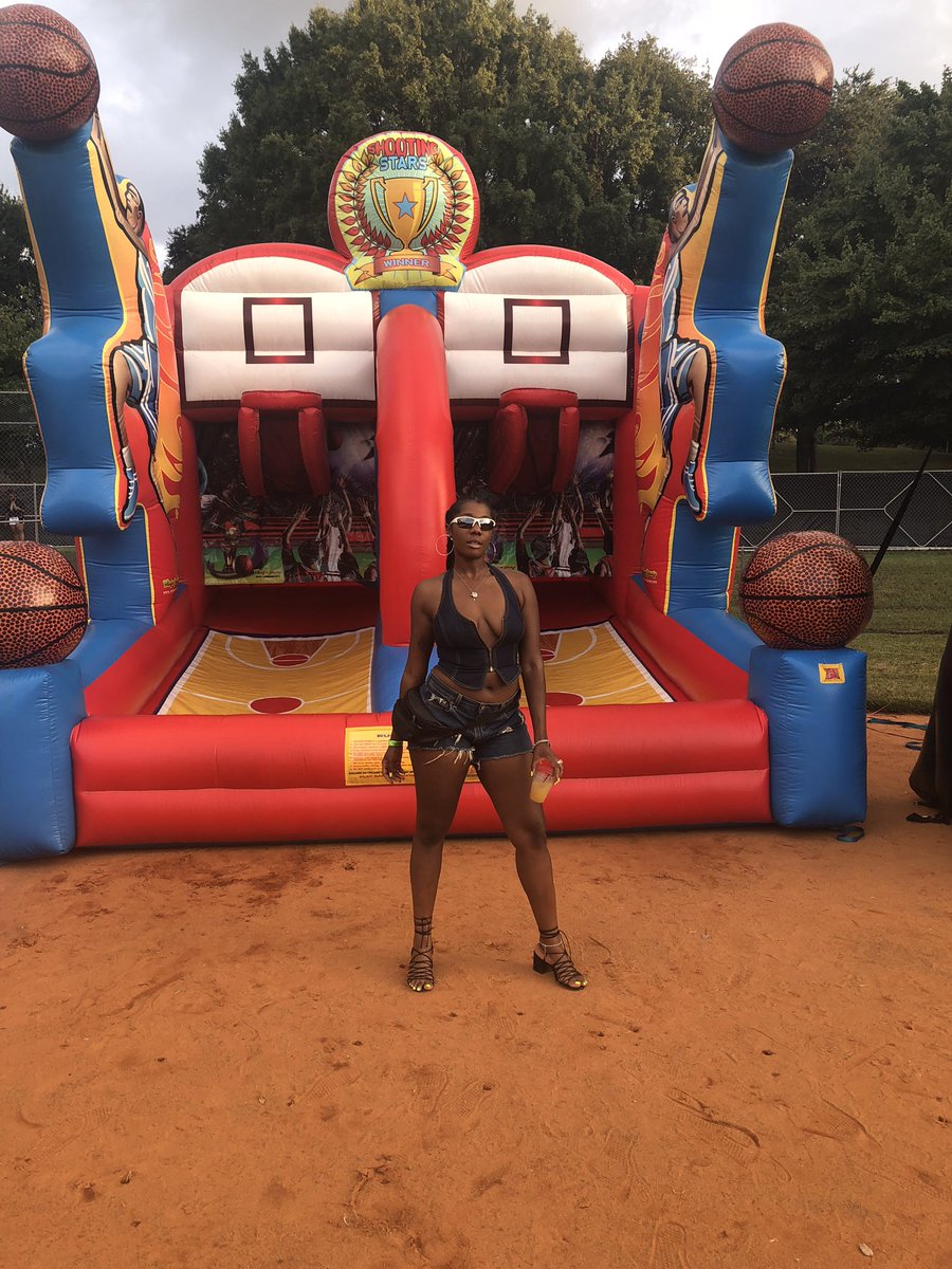 LookSlingrGRL's tweet photo. Just a Boston girl, enjoying the culture 🇭🇹 #FroRibbeanFest https://t.co/XWkp9kmCuo