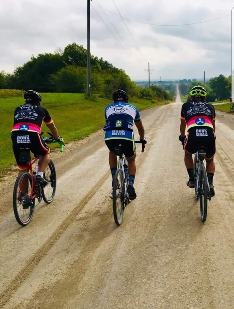asanchez960's tweet photo. When #3feetcycling ride #gravel we make sure to bring @Bonk_Breaker for the ride #longroadahed #RealFood #Realfuel #RealFlavor https://t.co/xkLCBbM5w5