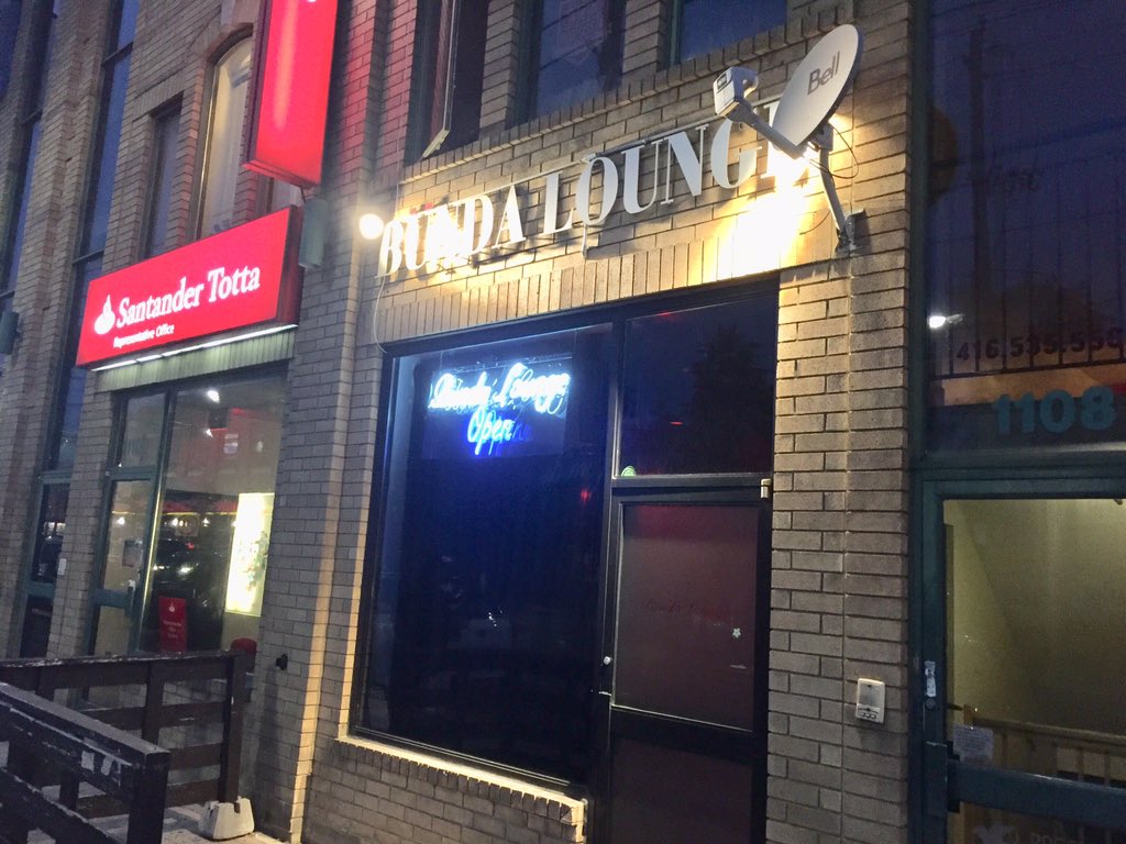SwankPR's tweet photo. We're getting everything ready and situated for our #SwankPRMediaDay event in Bunda Lounge in Toronto. Stay tuned as we're going to live tweet this event at the #6ix. @RightNowTour @StackorStarvDJS @DoughFromDaGo #Toronto #ViewsFromThe6 https://t.co/2c7C0q4UHd