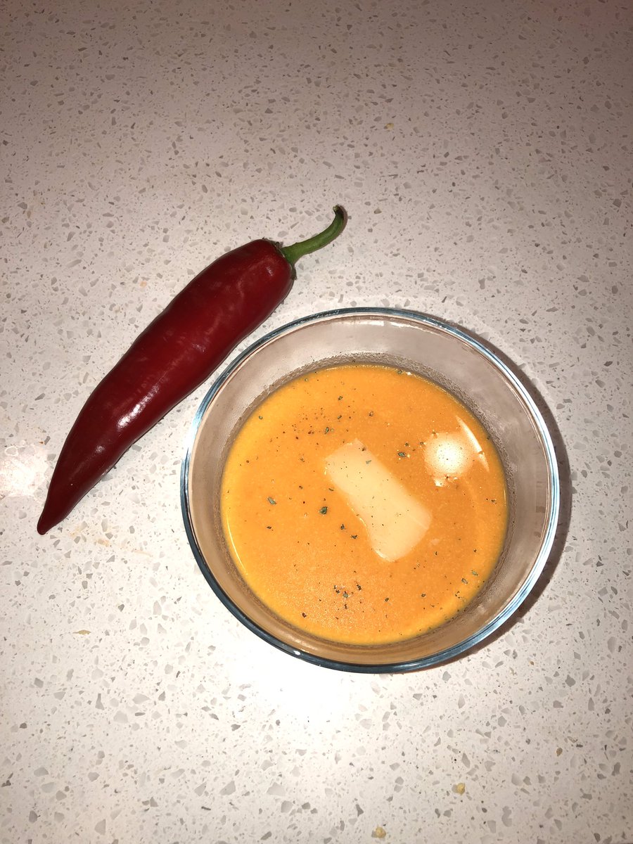 The_Chef_AL's tweet photo. Good ole classic red pepper and smoked Gouda on this rainy day     🌶🌶🌶 @ryanschuberg @mariaacuellarr https://t.co/wWErVexfiz