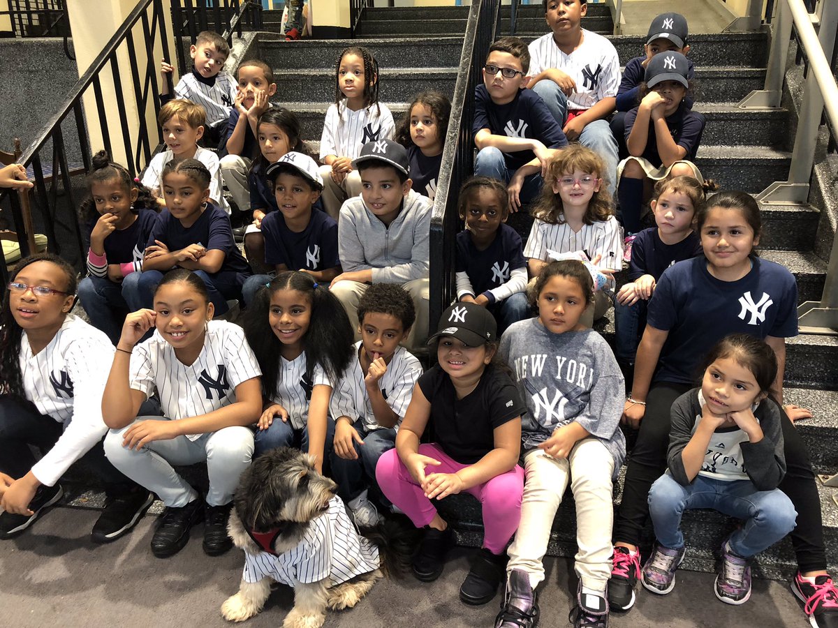 Take us out to the ball game! Here I am with the PS 145 M. Yankee fans! #ps145 #ComfortDogNYC