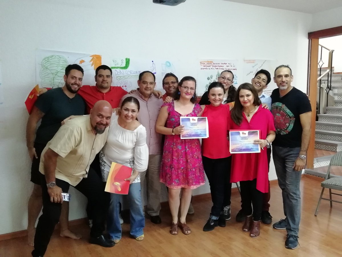 checoequis's tweet photo. Hoy terminamos 8 meses de pulir talentos para comunicar. Gracias por la entrega @ENautillus #Comunicacion #Pasion #Arte https://t.co/qplqCJRXw1