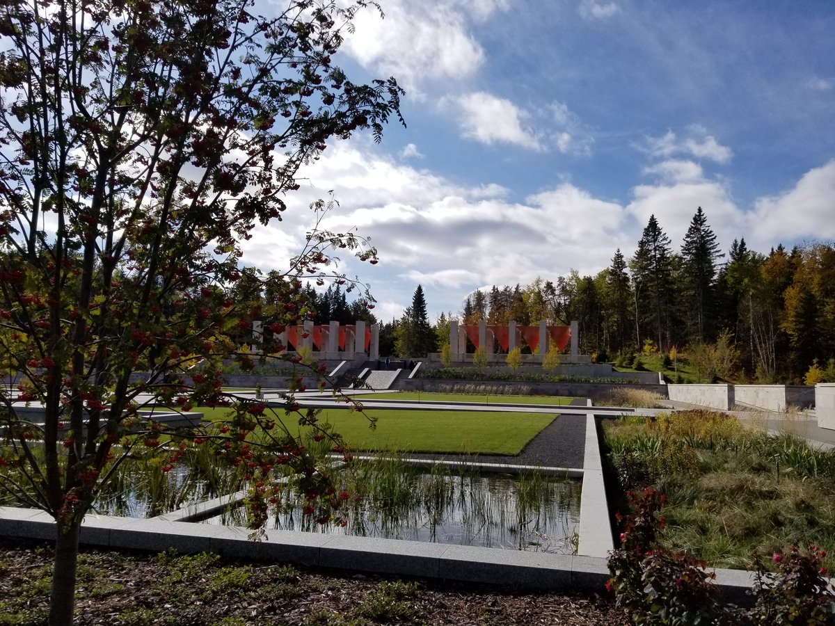 My first visit to the incredible #AgaKhanGarden today. An afternoon on grief, loss and #resilience shared by three courageous women. #proudismaili #womensportfolio #yegwomen #inspired