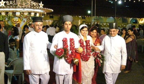 Парс это. Парсы в Индии. Парсы народность. Свадьба Парси. Парсы фото.