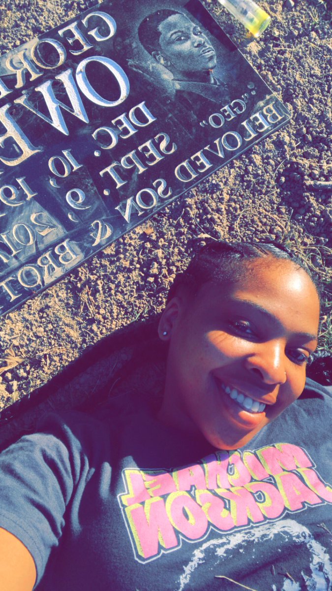 deyknodae's tweet photo. Drawing symbols in the sand till my pain gone baby #RIPGEO 🤞🏾❤️ https://t.co/CpKDBPNQiS