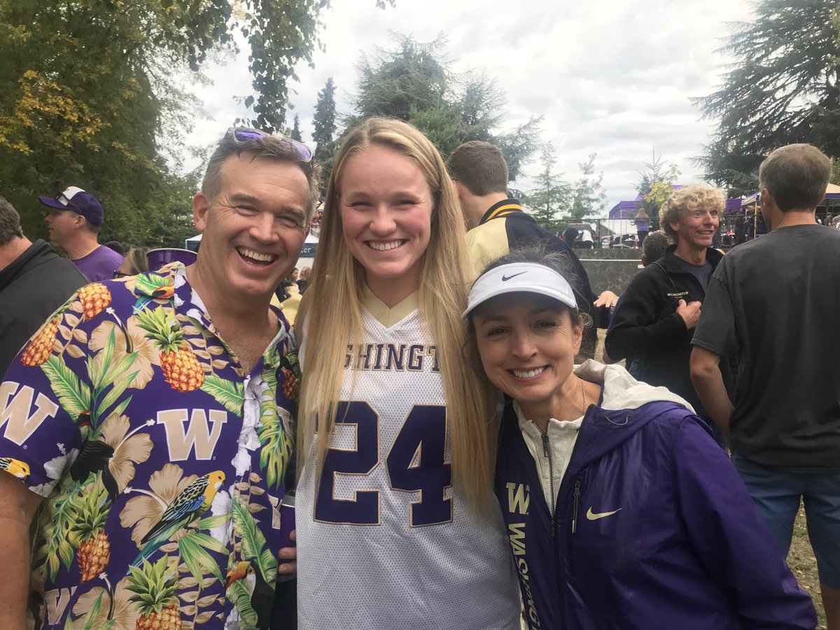 UW_Rowing's tweet photo. Great Alumni Tailgate yesterday at the #ASUWshellhouse! Thank you to everyone that showed up and especially to our Rowing Stewards and alumni who help create this amazing community. #RowingU #RowTownUSA https://t.co/rVPHfEB1Mz
