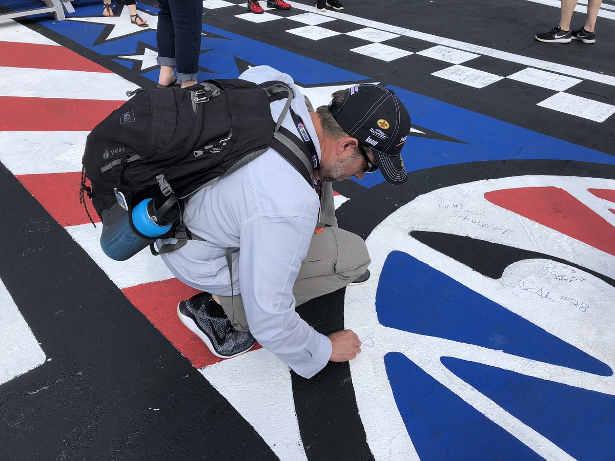 YvetteRossRE's tweet photo. @theryanblaney12 Congrats on your win! My husband signed the finish line for your win. Great race! Way to go! https://t.co/cmyBAbRbb0