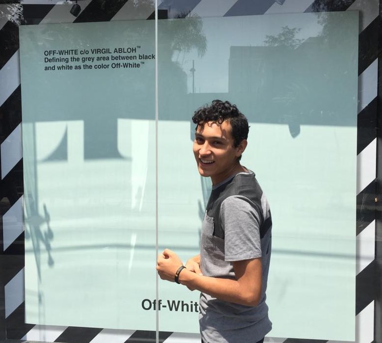 zy_esteban's tweet photo. :)
@virgilabloh @OffWht #OffWhite #lustdf #sneakers #sneakerhead #nike #lust https://t.co/RkfnM9bOgL