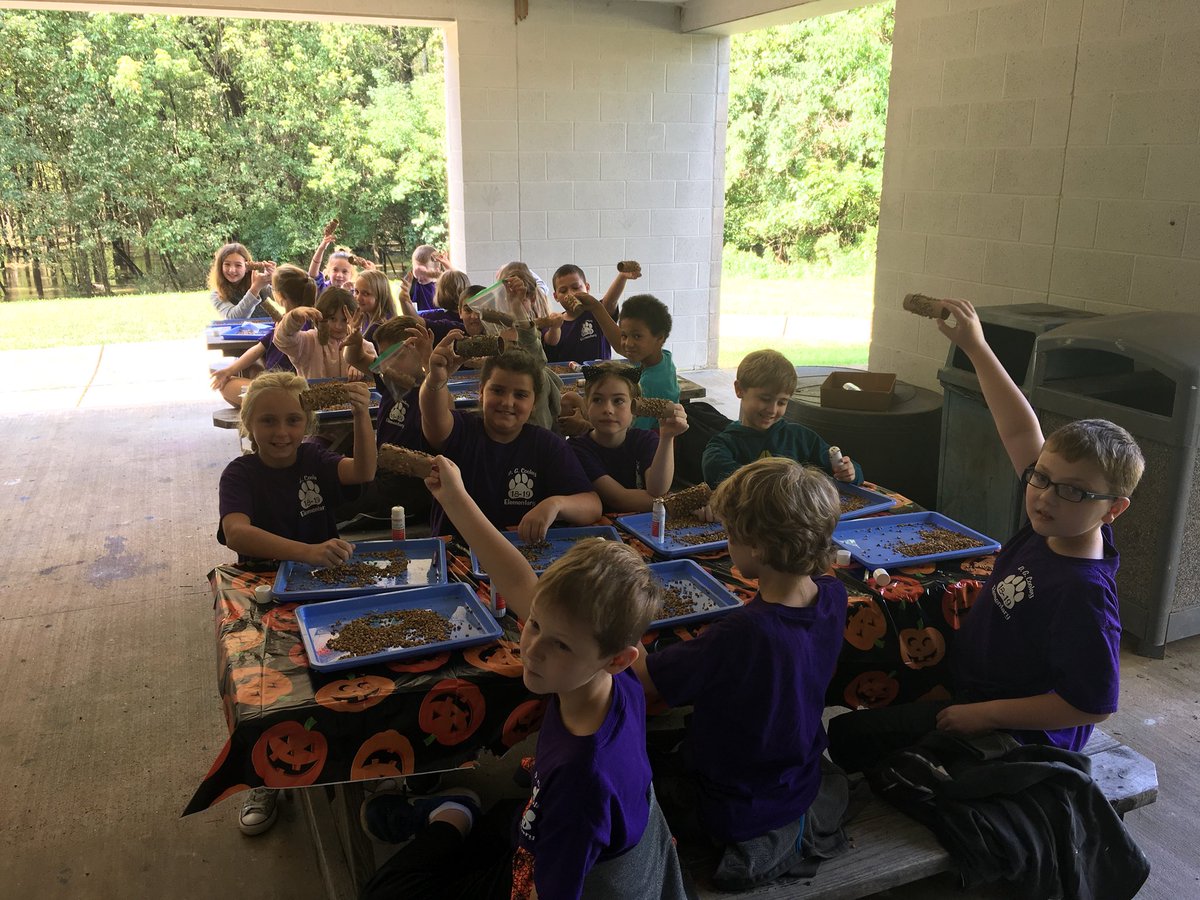 My students learned all about the Caddisfly from the Friends of The Shenandoah River at Conservation Day 2018 #wemadeourowncases #peoplemakejewelryoutofcasings fosr.org #thelarvaestagelasts365days <a href="/MTinsman_edu/">M Tinsman Principal</a> <a href="/CESGoPanthers/">CESGoPanthers</a> <a href="/CCPS_VA/">Clarke Co Schools</a> <a href="/dbiggs9341/">Debbie Biggs</a>