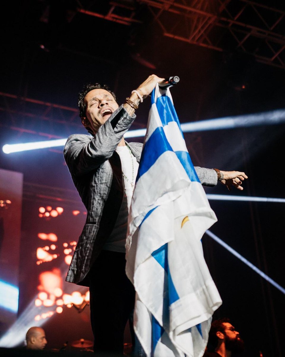 Marc Anthony tweet media