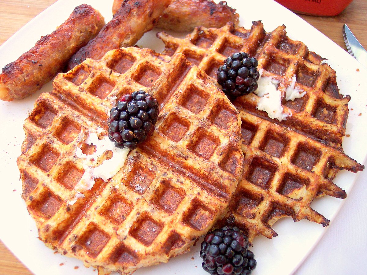 Low_Carb_Fusion's tweet photo. Waffled Pumpkin Spice Smart Buns https://t.co/eP2cIhrMwR #miraclenoodle #smartbuns #pumpkinspice #waffles #waffled #autumn #food #lowcarb #atkins #lchf #keto #breakfast #cooking #brekkie #brunch #cinnamon #cloves #tagatose #nutmeg https://t.co/hThJdDecll