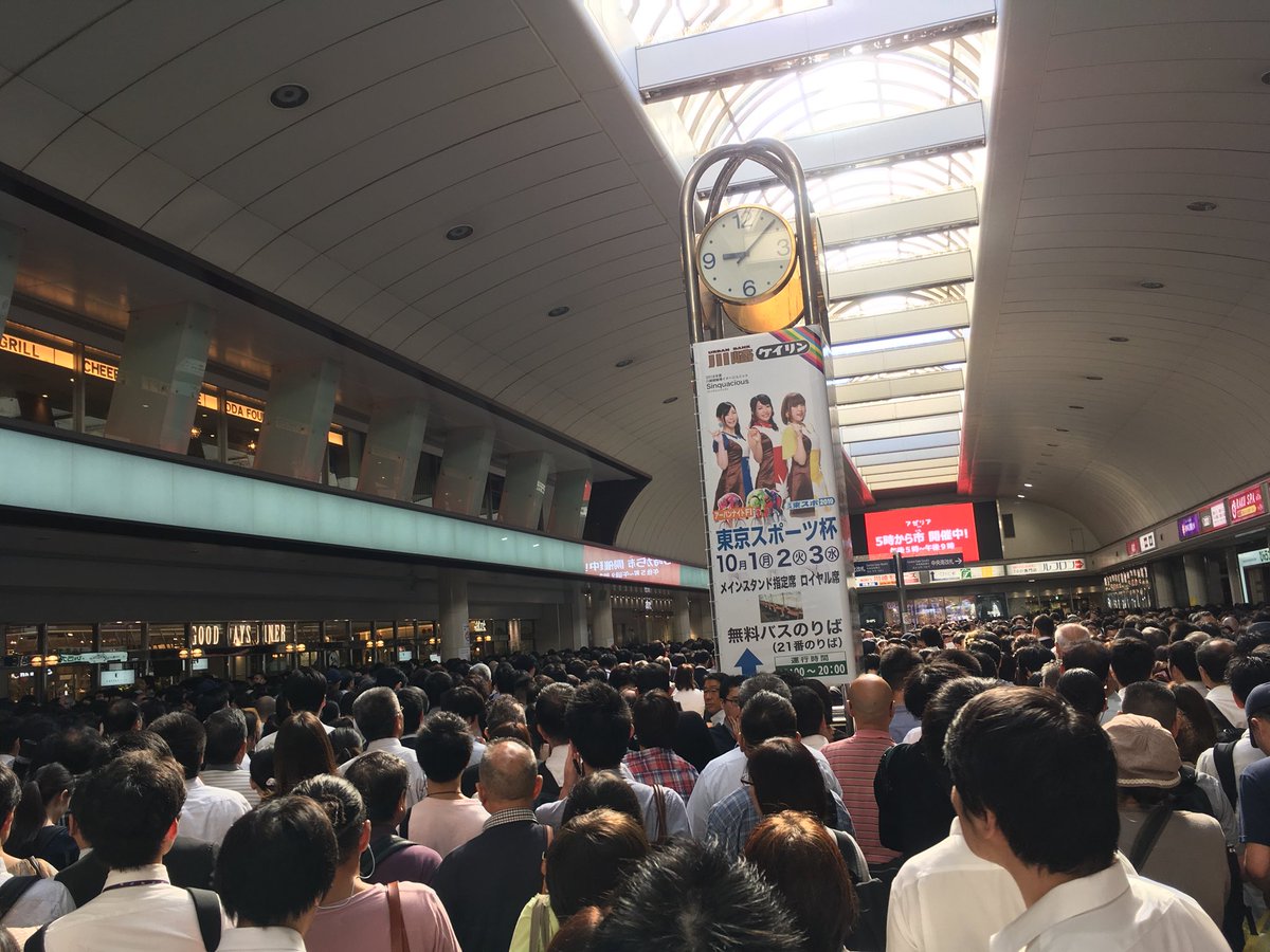 台風の余波で首都圏の電車大混乱 駅が地獄絵図 混み過ぎて暑いし悲鳴聞こえるし殴り合いしてる 記事ツイートと各駅の混雑画像 Togetter