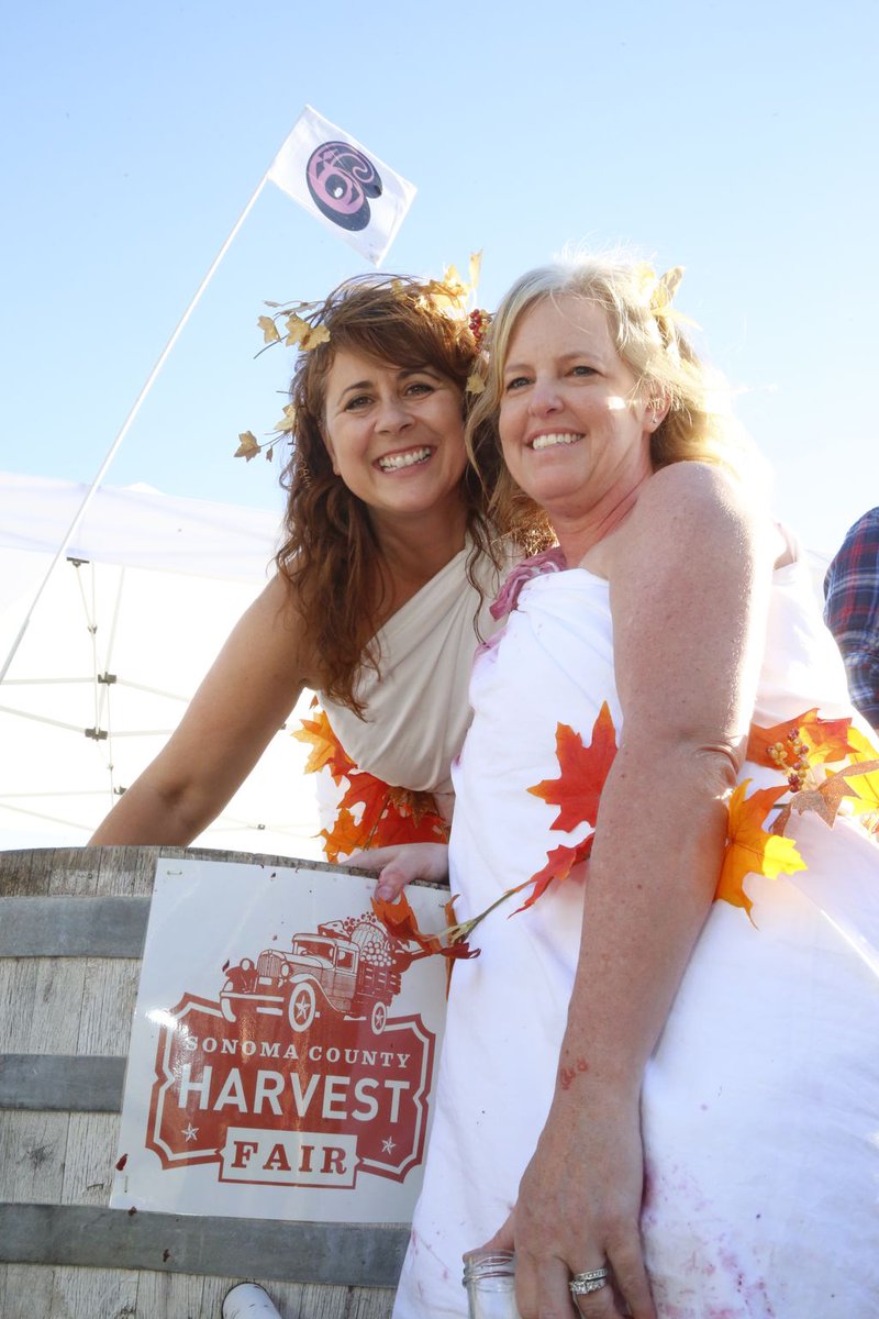 HarvestFair's tweet photo. The World Championship Grape Stomp kicks off this Friday, October 5th at #HarvestFair18! Qualifying stomps happen all weekend and lead up to the World Championships on Sunday, October 7th! Free with Gate Admission: https://t.co/X5PTs3DrRb Join us and cheer on your favorite team! https://t.co/JJxwqMBc2X
