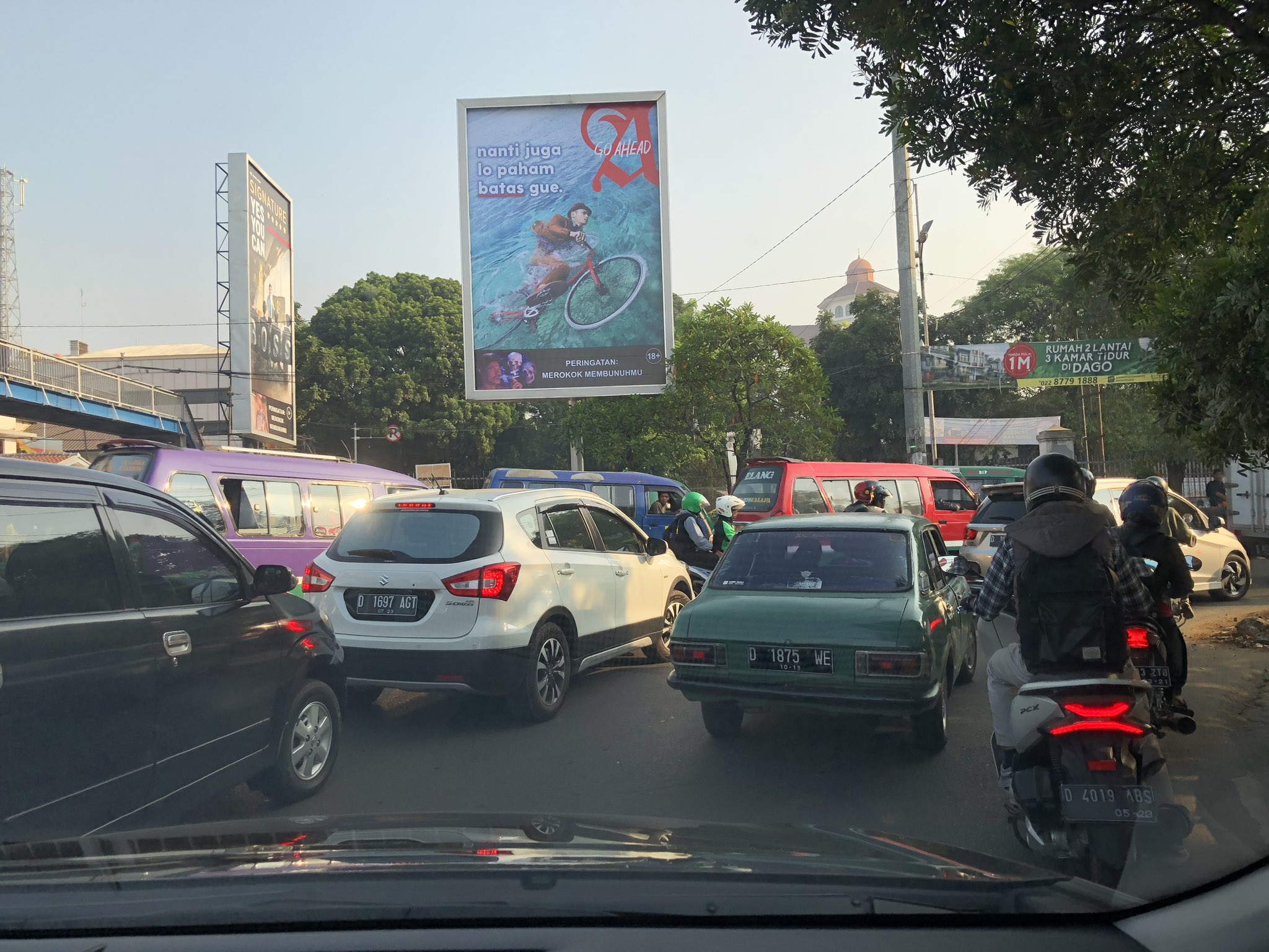 Uzivatel Radio Prfm 107 5 News Channel Na Twitteru 07 11 Rt Mrdensu Sebelum Jam 07 Pagi Setiap Hari Terjadi Antrian Di Otista Arah Viaduct Gara2 Ada Galian Dan Angkot Nge Tem Di Tempat