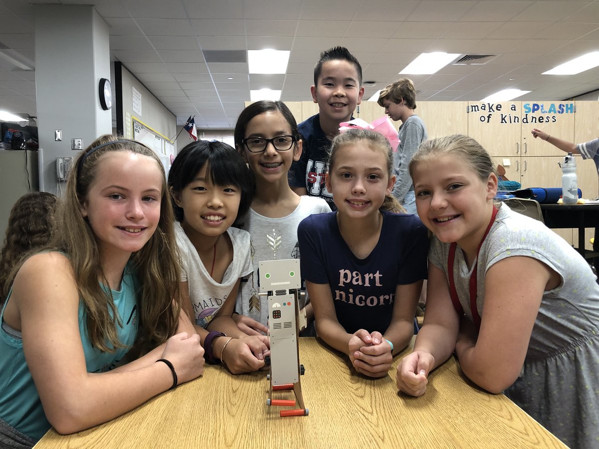Wells5thgrade's tweet photo. Building curiosity in the classroom. We built a moving robot, kinegram machine, and an automaton. #HesKindMinds thank you #Tinkercrates https://t.co/Z3btEinf0N