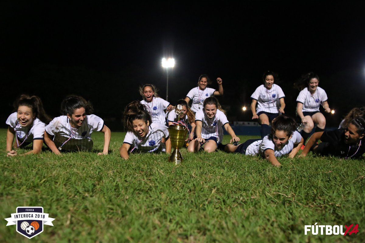 feuccapy's tweet photo. 🏆⚽😂 ¡CyT FEMENINO CAMPEÓN! | Las chicas del equipo femenino de CyT salieron campeonas en la categoría de Fútbol de Campo.
#interuca #feucca #futbol https://t.co/YLgGtZXx4W